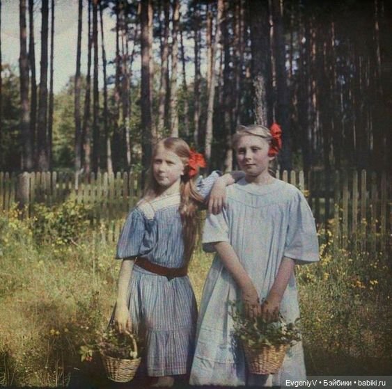 Как Володя и Соня играли в куклы