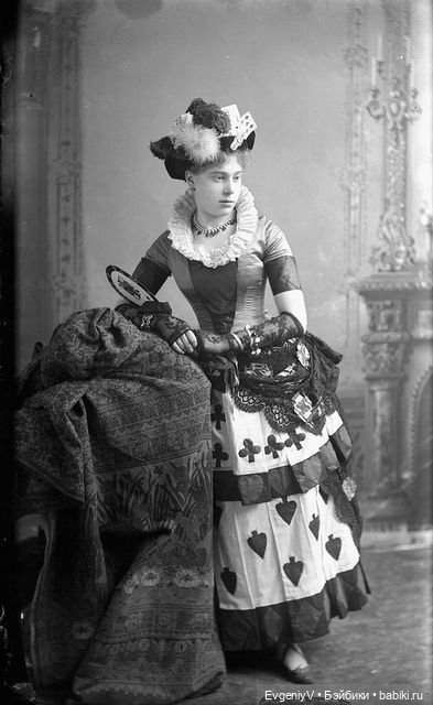 Викторианский маскарад, эдвардианский автохром, модная периодика 19 века и антикварные куклы