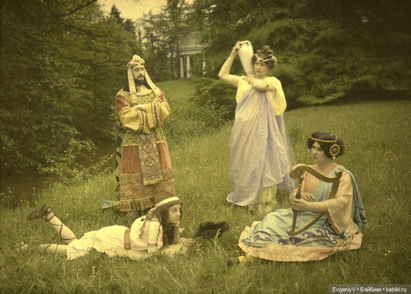 Викторианский маскарад, эдвардианский автохром, модная периодика 19 века и антикварные куклы