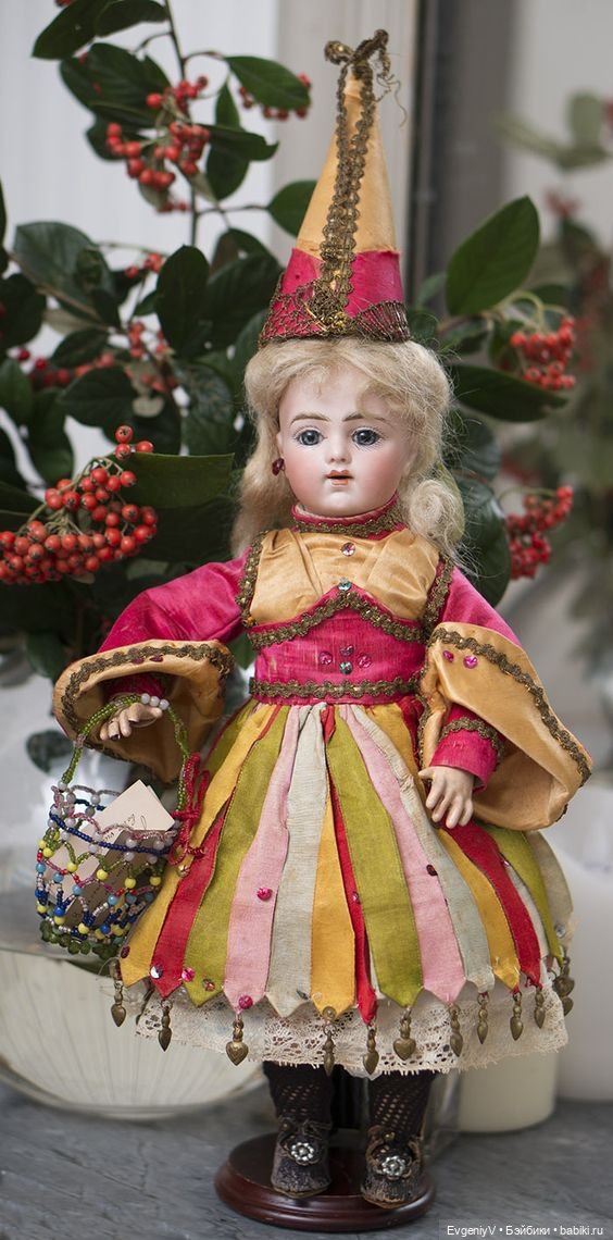 Викторианский маскарад, эдвардианский автохром, модная периодика 19 века и антикварные куклы