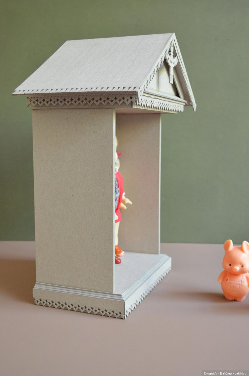 По примеру Наф-Нафа строю основательно