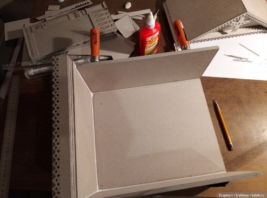 По примеру Наф-Нафа строю основательно