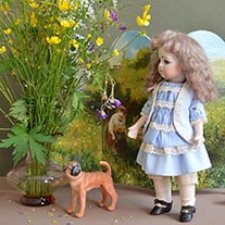 Маленькая леди в голубом