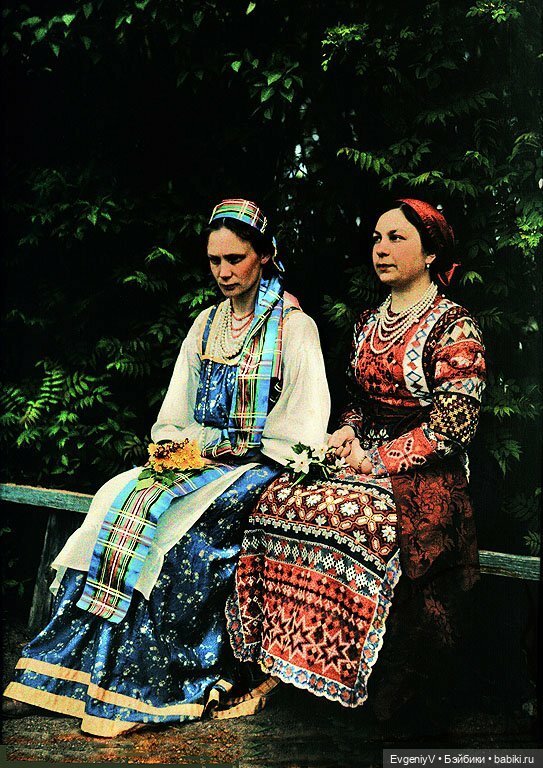 Викторианский маскарад, эдвардианский автохром, модная периодика 19 века и антикварные куклы