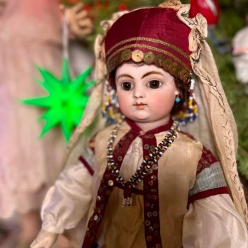 Битая кукла.