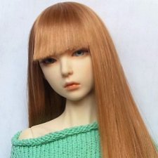 Девушка в зелёном свитере