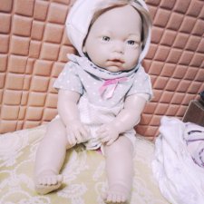 Кроха Максюша после купания. Готовимся ко сну