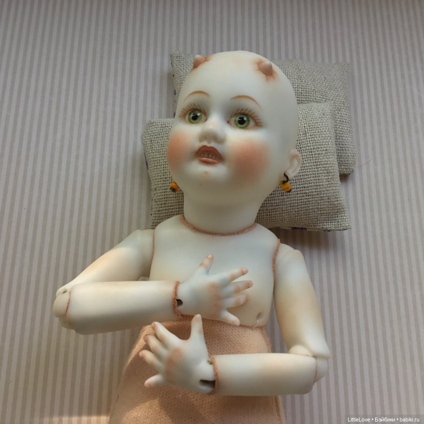 Пупс в антикварном стиле
