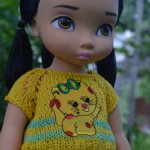 Пуловер с аппликацией. для куклы Дисней.