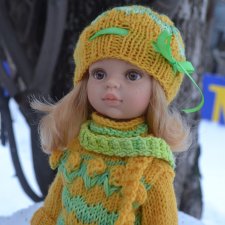 Свитер, шарф и шапочка для куклы Paola Reina.