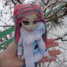 Новенькая от Монстер Хай Рошель