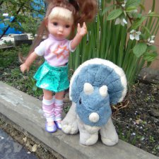 Церяня и Ванесса на прогулке