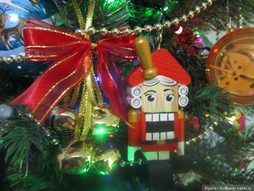 Новогодние игрушки — Новый год и Рождество: праздничные фото кукол (фото 7)