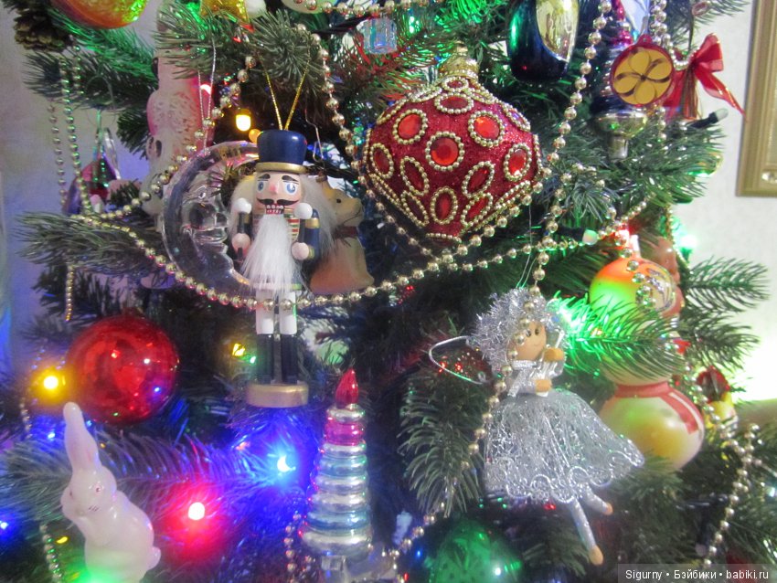 Новогодние игрушки — Новый год и Рождество: праздничные фото кукол (фото 2)