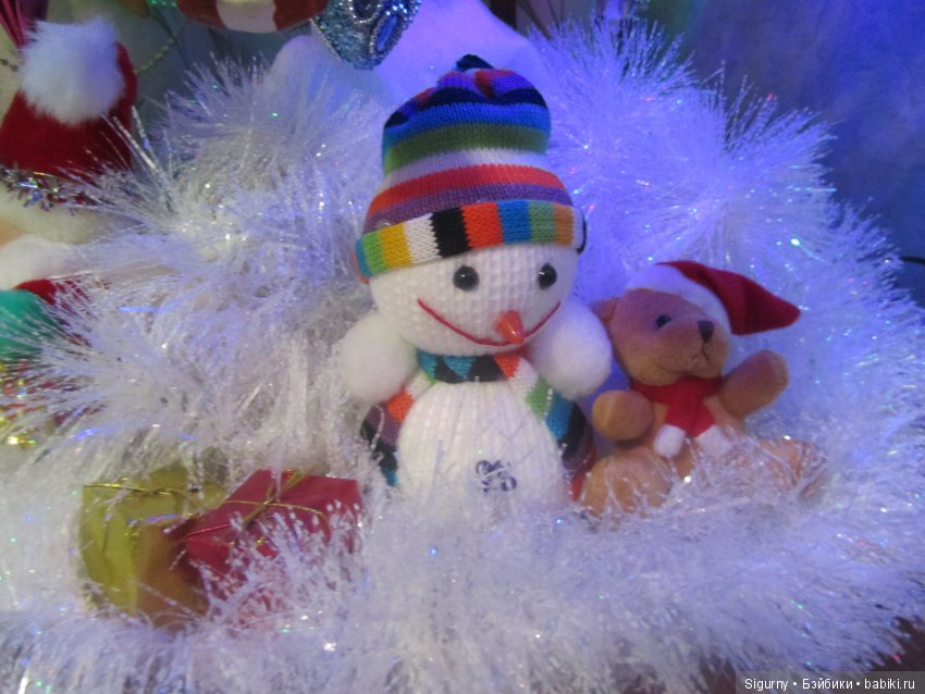 Новогодние игрушки — Новый год и Рождество: праздничные фото кукол