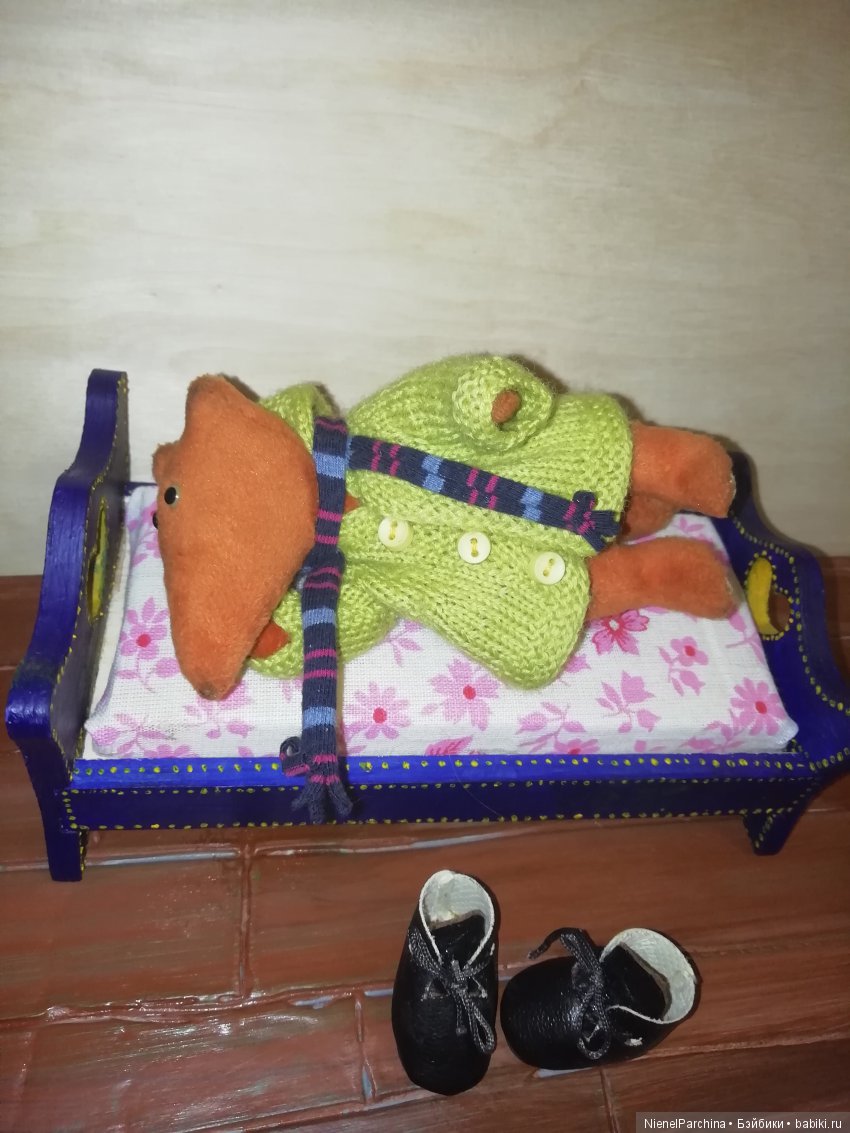 Кровать для Йёргена. Сочиняем , клеим, красим