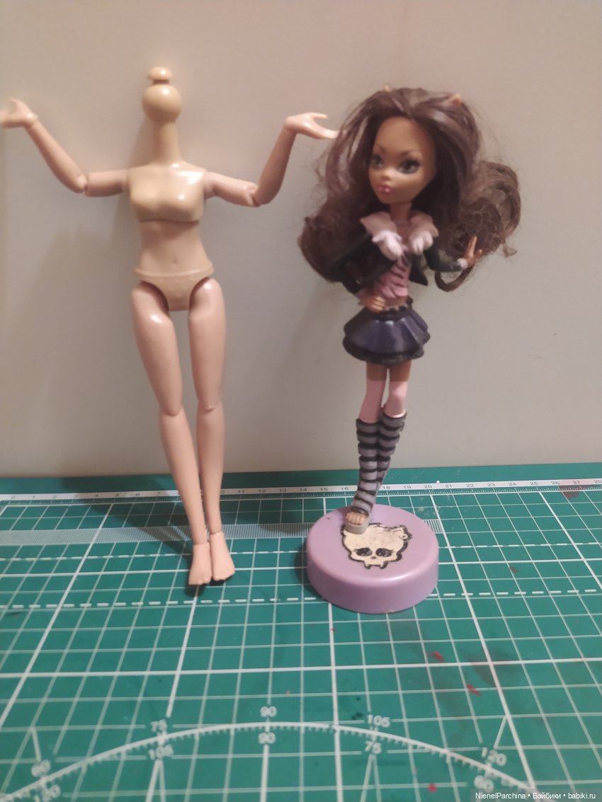 Забавный гибридик крошечной монстряшки