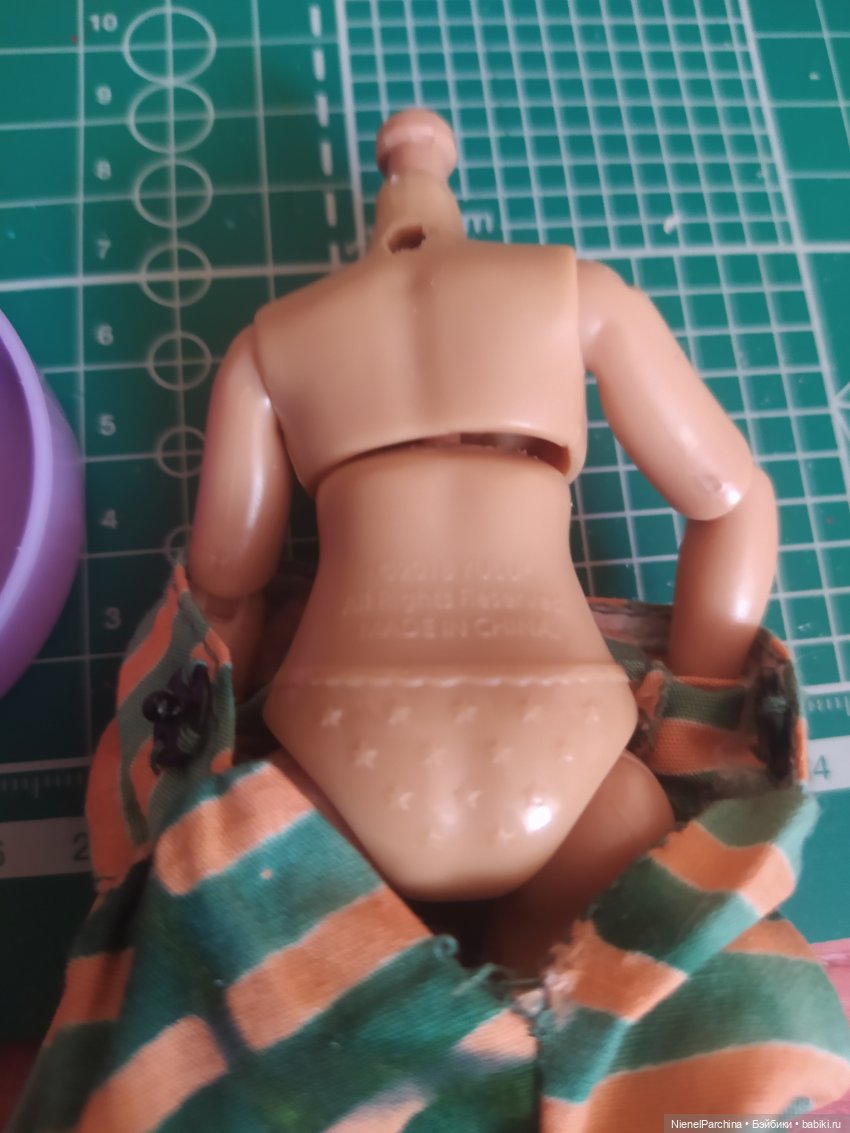 Забавный гибридик крошечной монстряшки