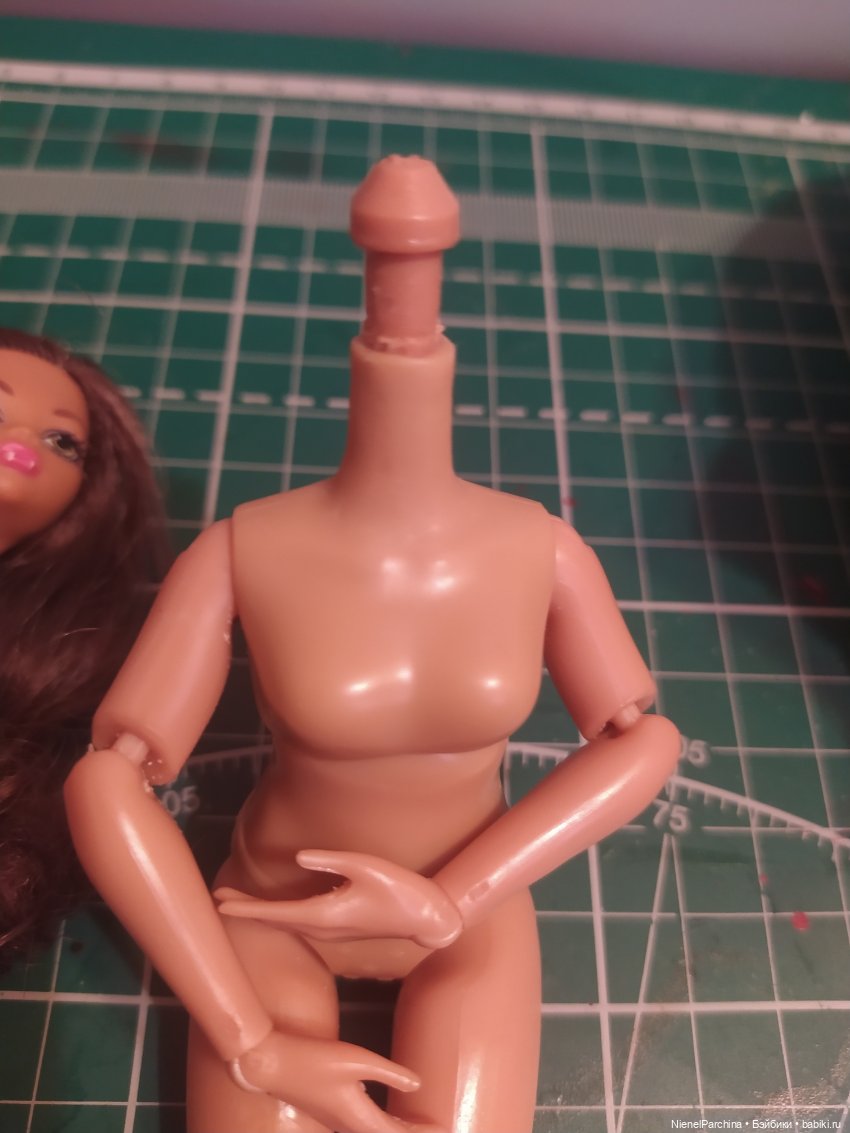 Забавный гибридик крошечной монстряшки