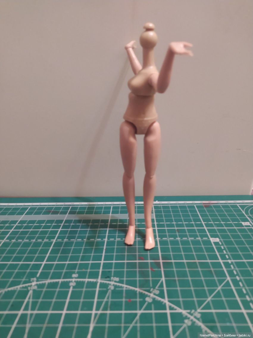 Забавный гибридик крошечной монстряшки