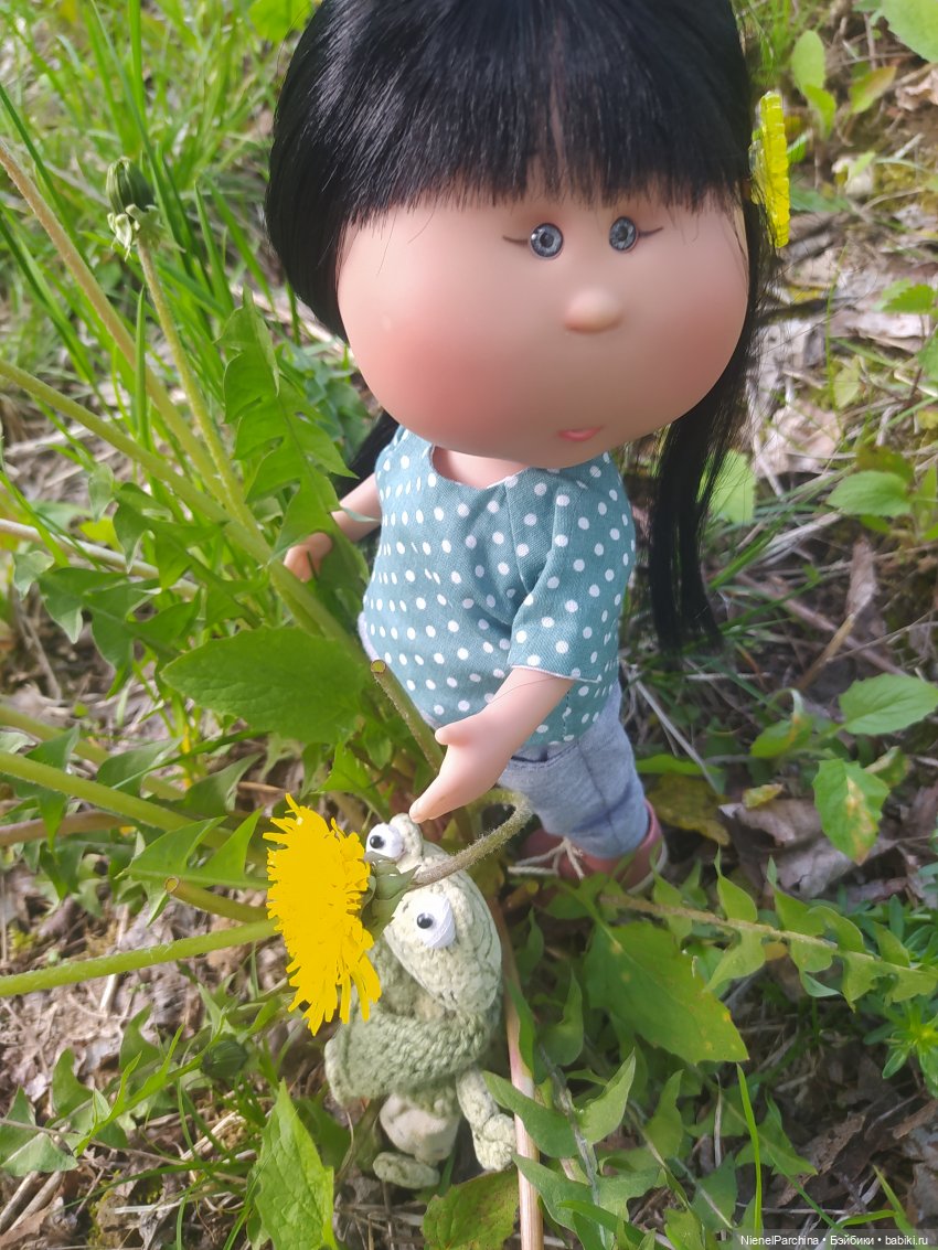 Ёсико и одуванчики, жёлтое, зелёное, май