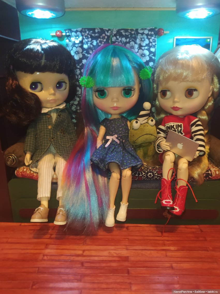 Уголок для Блайз — Румбоксы и кукольные интерьеры: фото