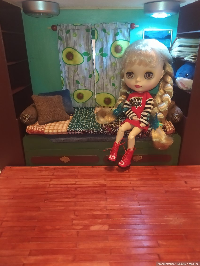 Уголок для Блайз — Румбоксы и кукольные интерьеры: фото