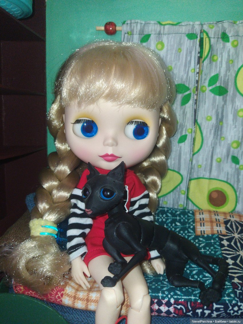 Уголок для Блайз — Румбоксы и кукольные интерьеры: фото