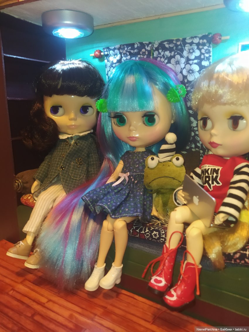 Уголок для Блайз — Румбоксы и кукольные интерьеры: фото