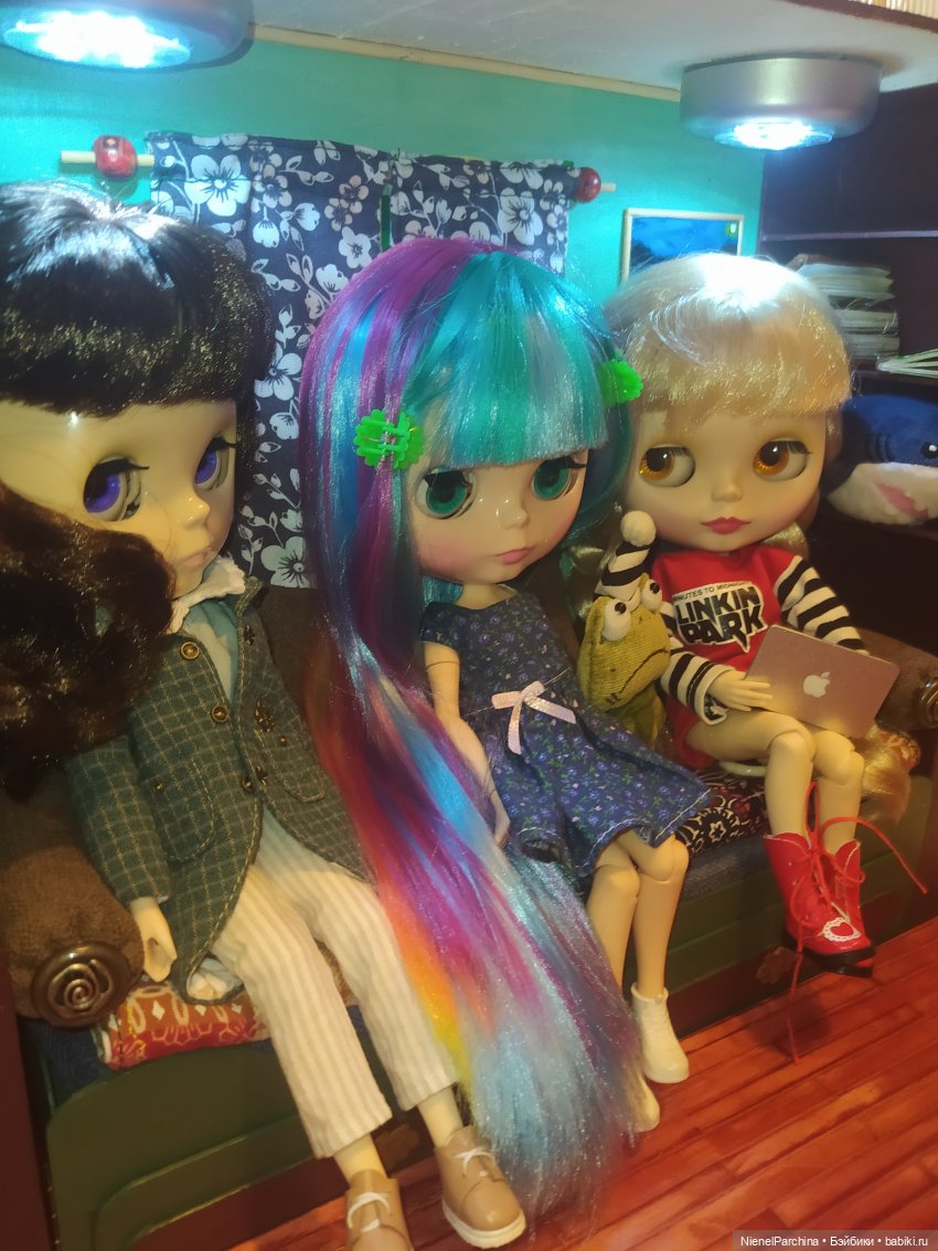Уголок для Блайз — Румбоксы и кукольные интерьеры: фото