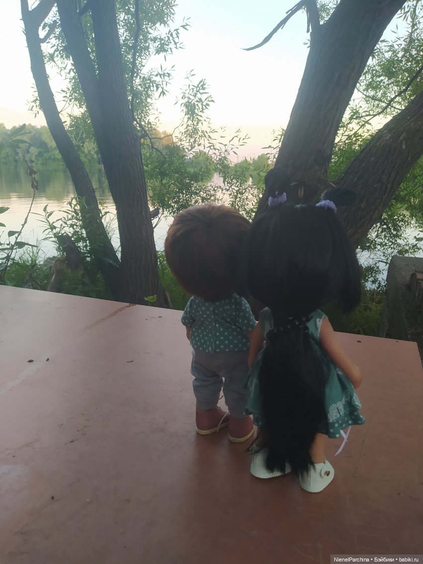 Ёсико показывает Никите пруд