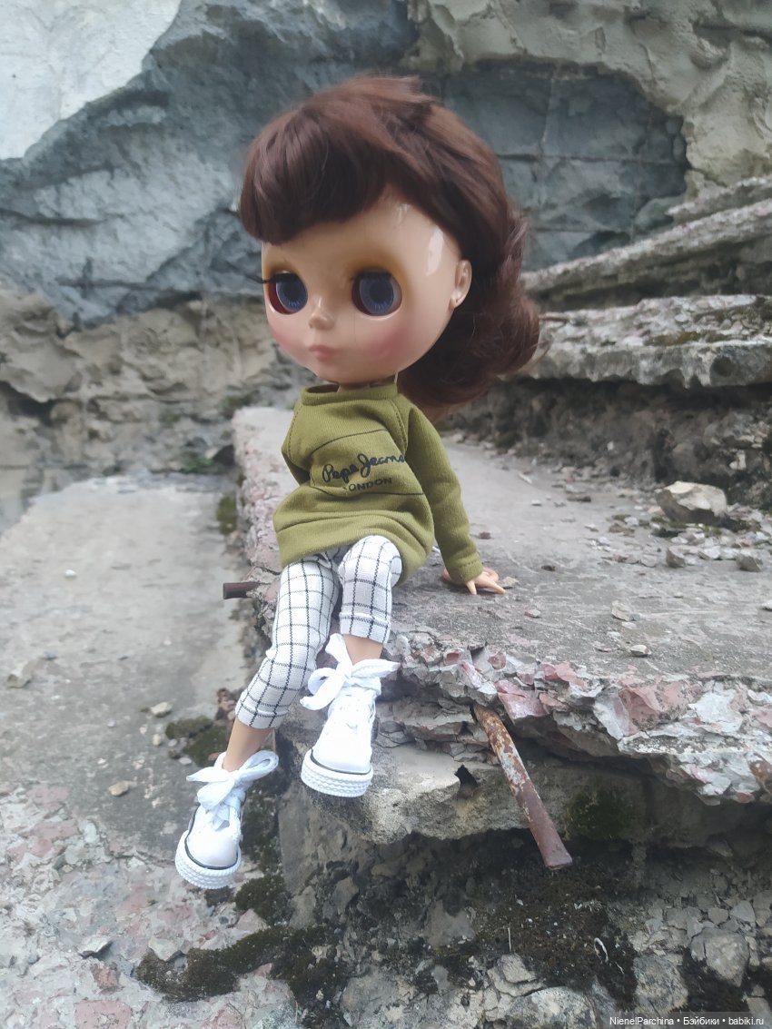 Прогулка с Олесей. Новенькая