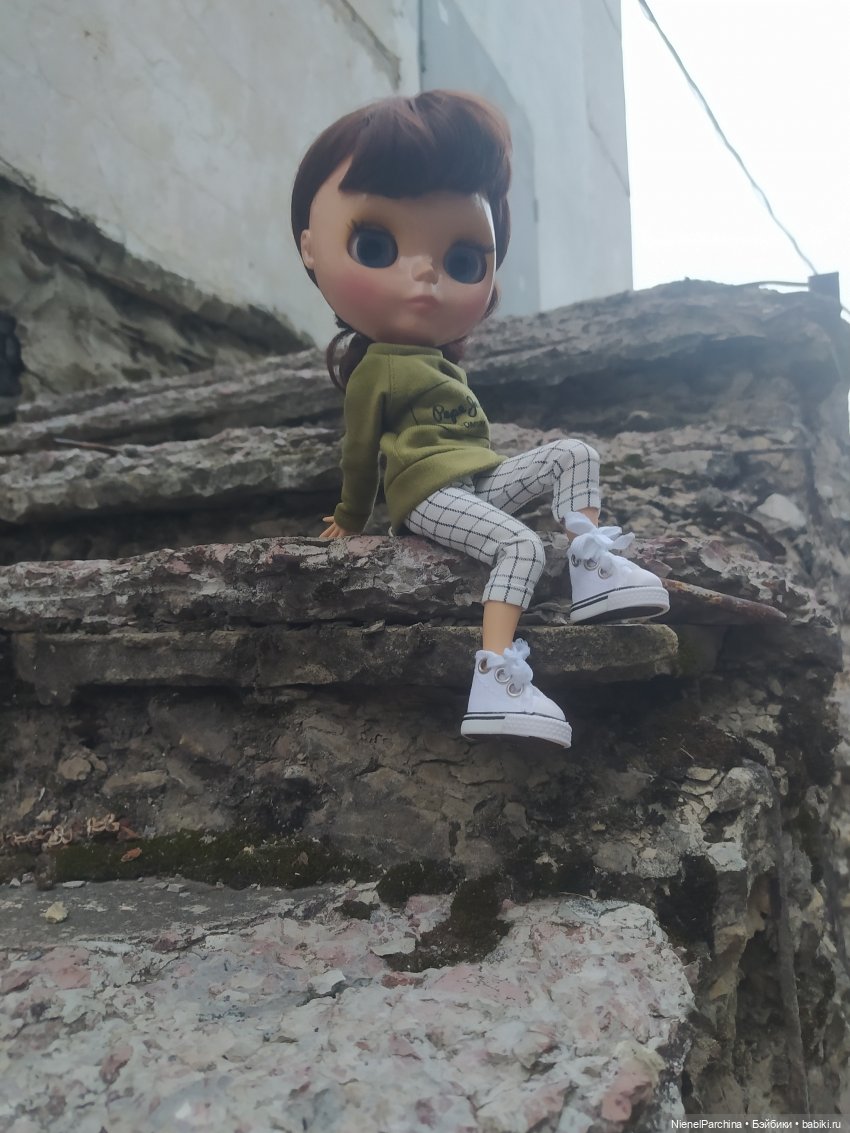 Прогулка с Олесей. Новенькая