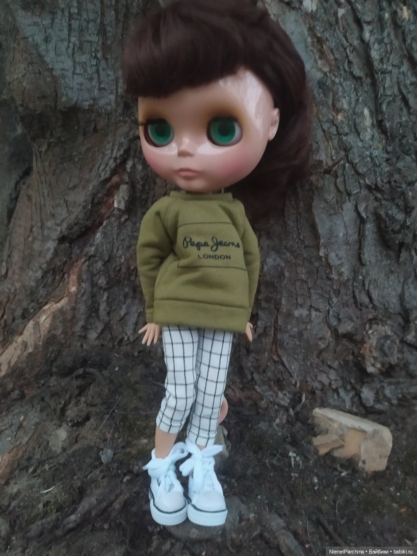 Прогулка с Олесей. Новенькая