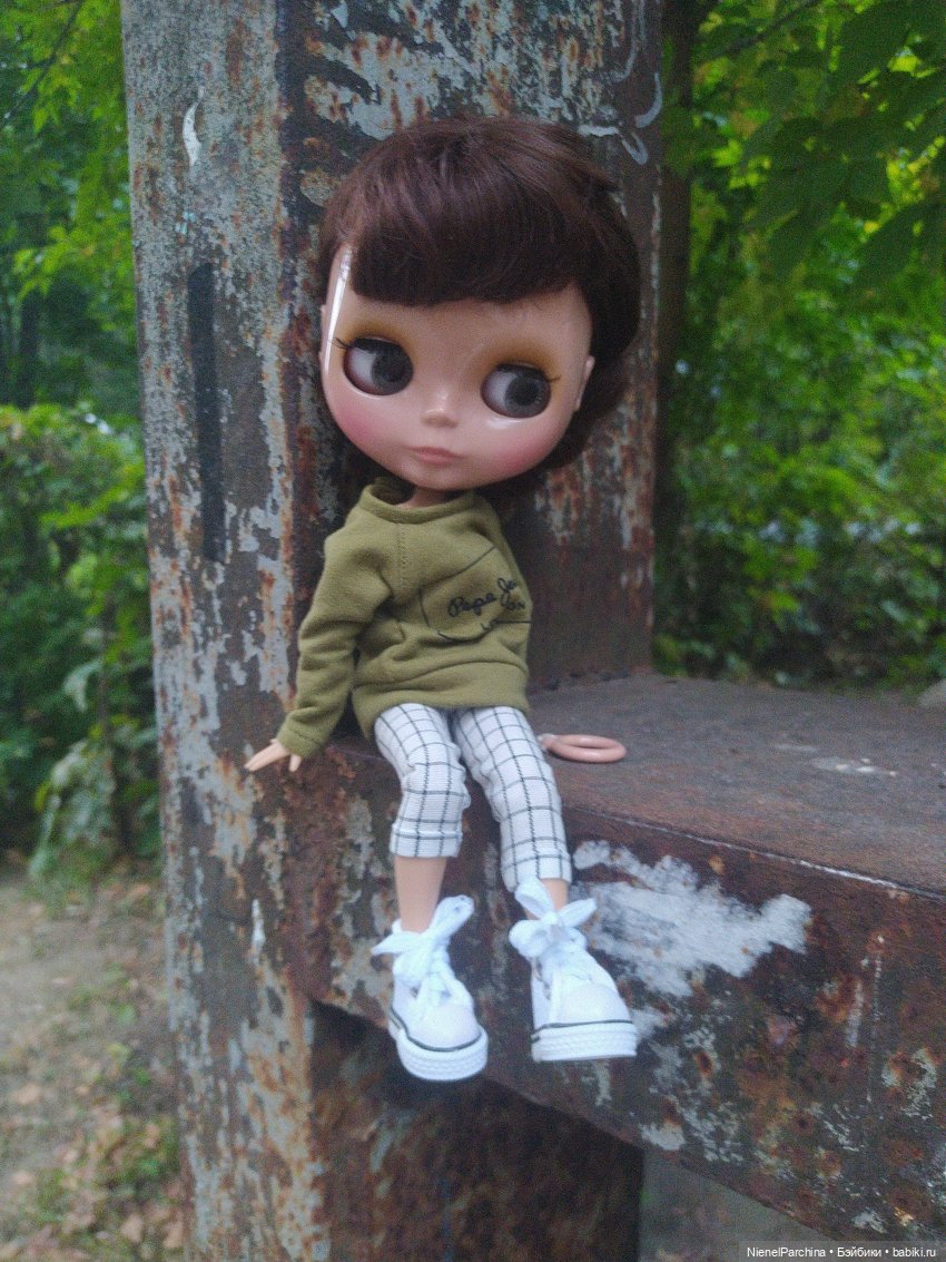 Прогулка с Олесей. Новенькая