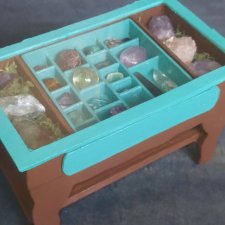 Функциональный журнальный столик