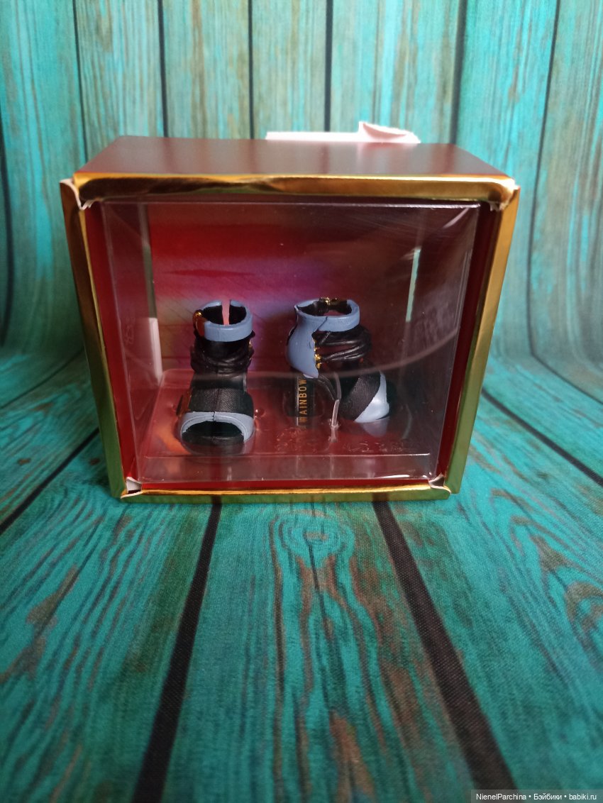 Распаковка Ванессы Темпо | Бэйбики Распаковка Ванессы Темпо — Куклы Rainbow High (Рейнбоу Хай (фото 5)