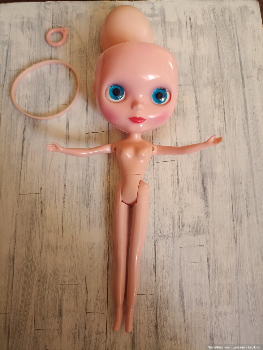 Новенькая жительница с барахолки