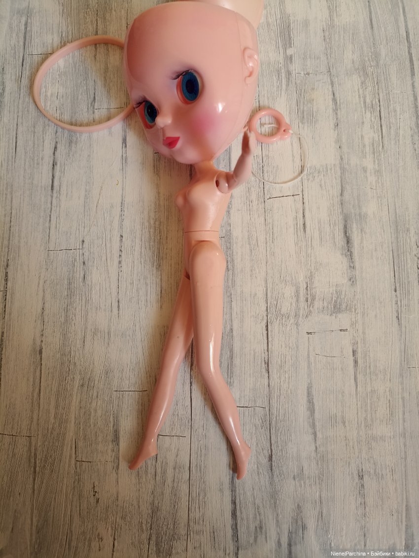 Новенькая жительница с барахолки