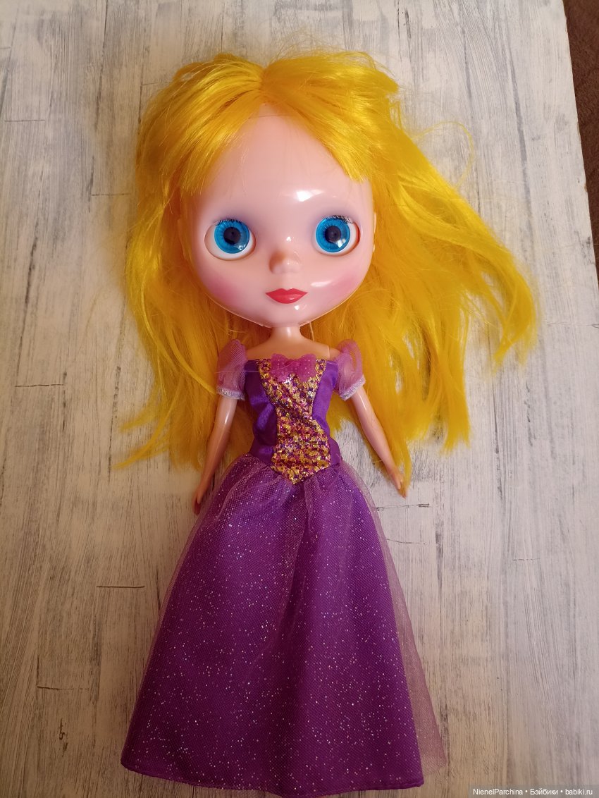 Новенькая жительница с барахолки