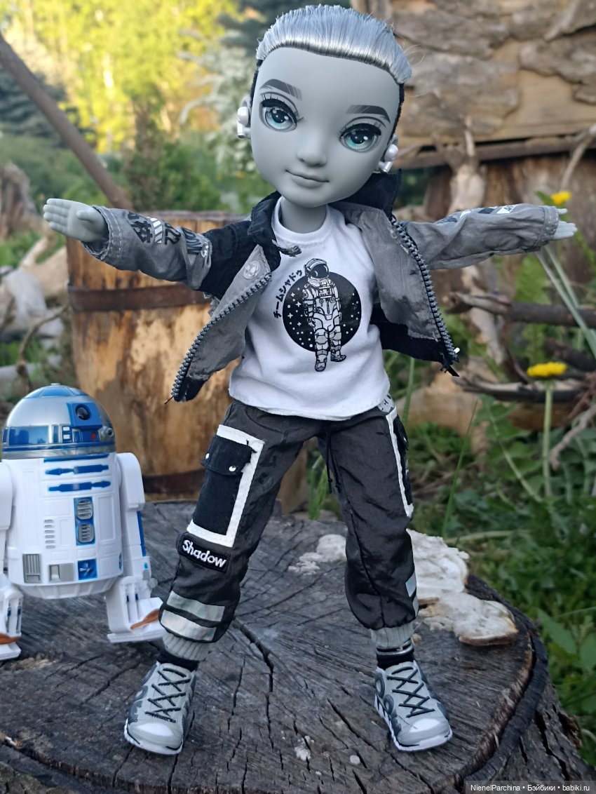 Эш на прогулке | Бэйбики Эш на прогулке — Куклы Rainbow High (Рейнбоу Хай