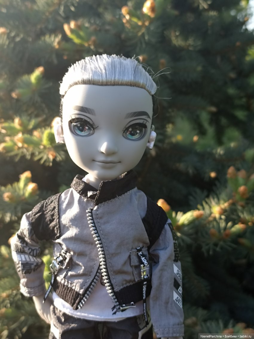Эш на прогулке | Бэйбики Эш на прогулке — Куклы Rainbow High (Рейнбоу Хай (фото 5)