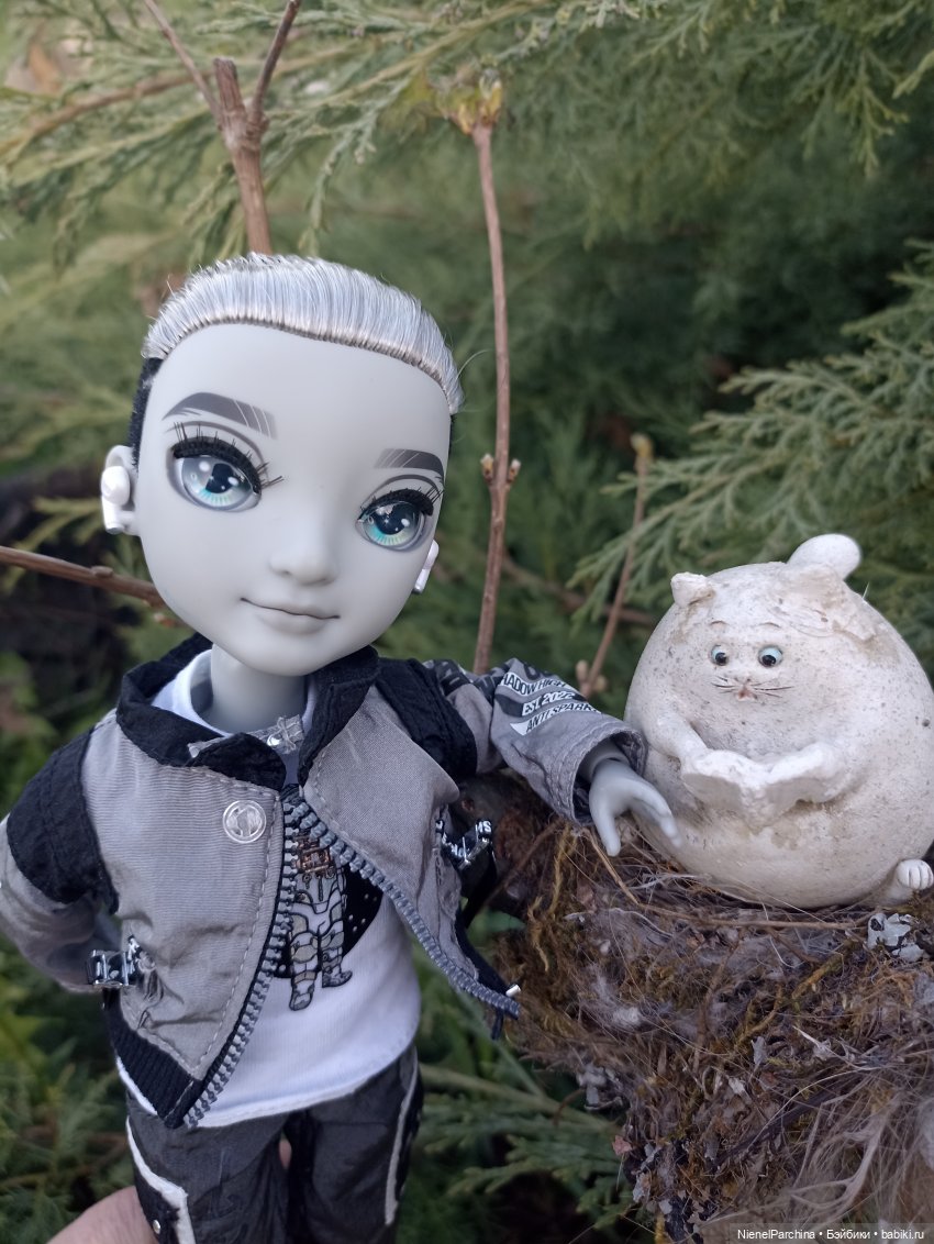 Эш на прогулке | Бэйбики Эш на прогулке — Куклы Rainbow High (Рейнбоу Хай