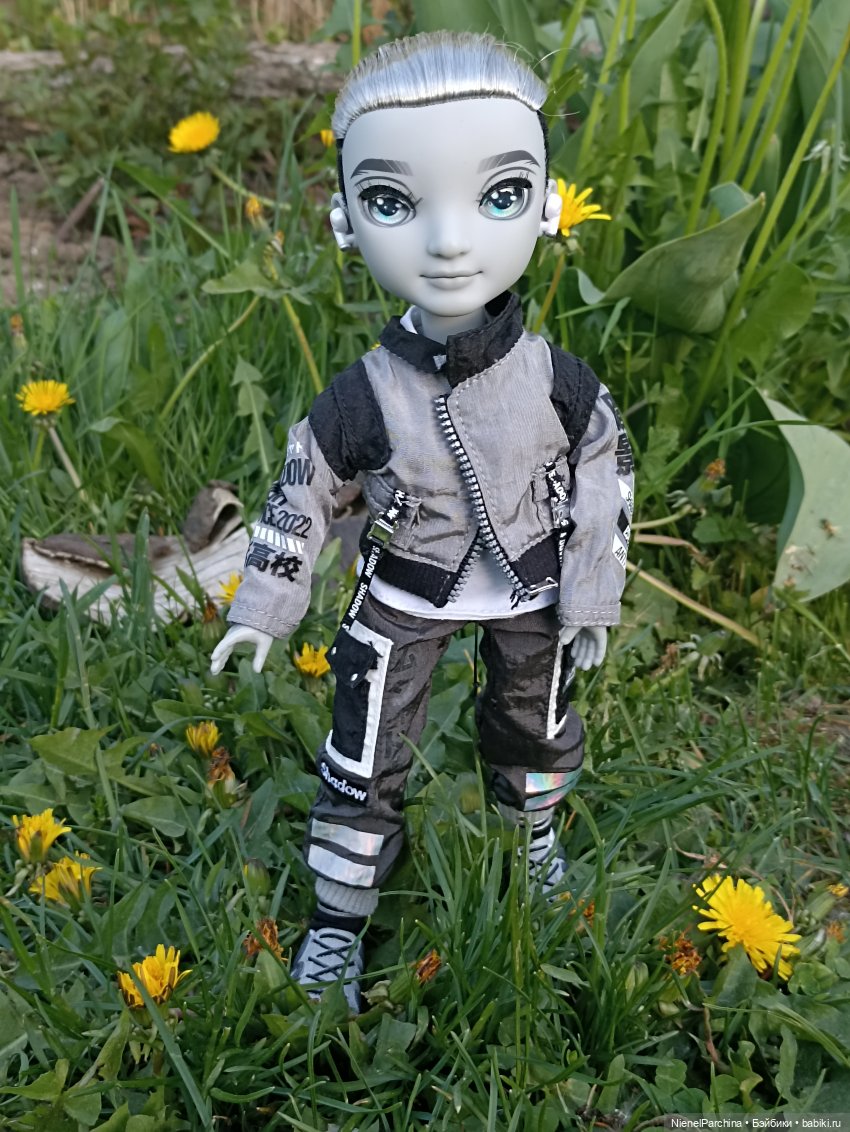 Эш на прогулке | Бэйбики Эш на прогулке — Куклы Rainbow High (Рейнбоу Хай (фото 7)