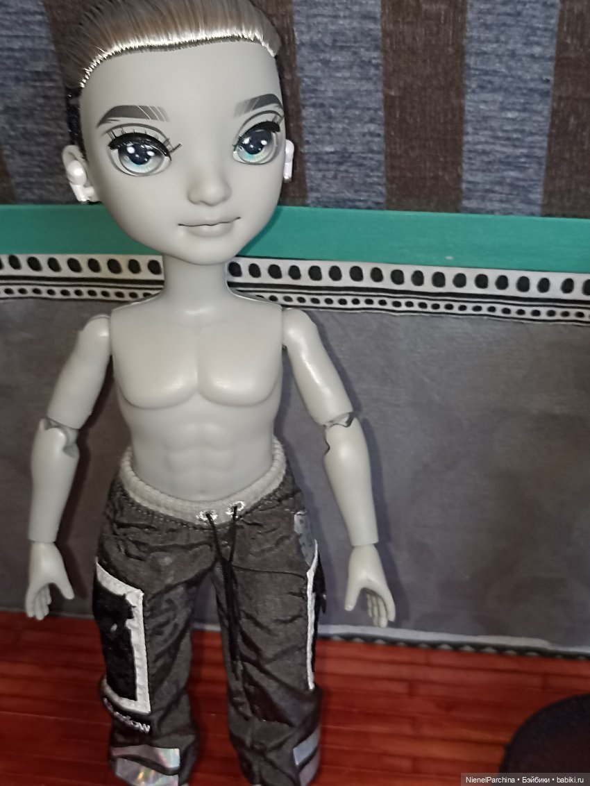 Серебряный Эш | Бэйбики Серебряный Эш — Куклы Rainbow High (Рейнбоу Хай