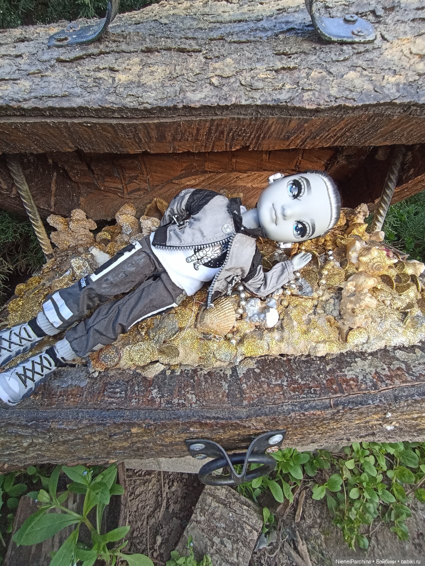 Эш на прогулке | Бэйбики Эш на прогулке — Куклы Rainbow High (Рейнбоу Хай