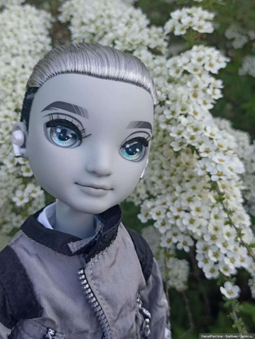 Эш на прогулке | Бэйбики Эш на прогулке — Куклы Rainbow High (Рейнбоу Хай