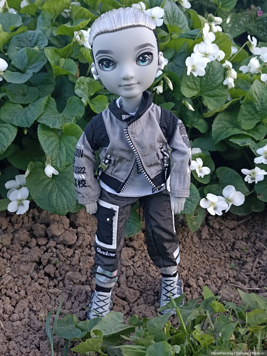 Эш на прогулке | Бэйбики Эш на прогулке — Куклы Rainbow High (Рейнбоу Хай