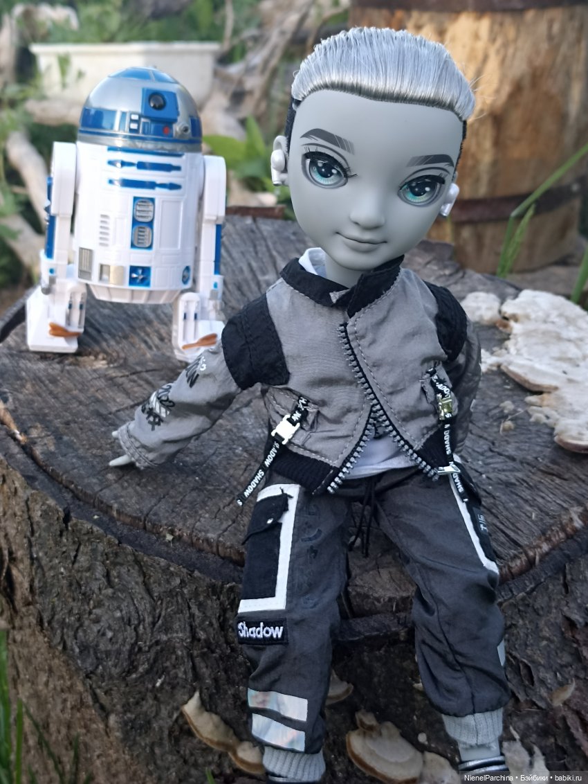 Эш на прогулке | Бэйбики Эш на прогулке — Куклы Rainbow High (Рейнбоу Хай