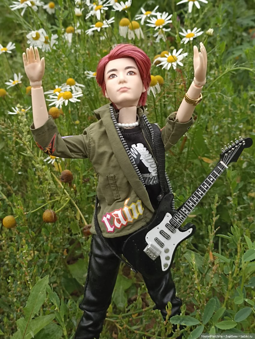 Дебютный клип Джихуна — Куклы и тела Obitsu (Обитсу): 1/6